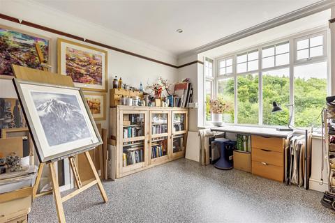 Sunny Brae Sandy Lane, Haslemere, GU27 1QE