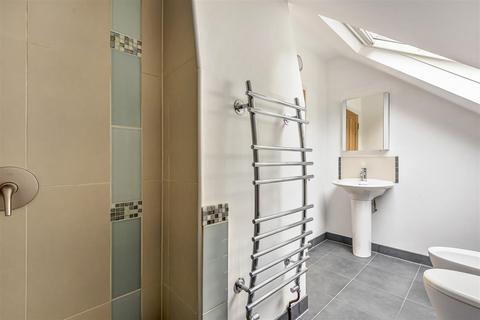 Sunny Brae Sandy Lane, Haslemere, GU27 1QE