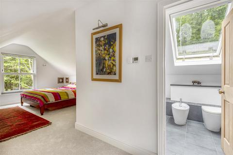 Sunny Brae Sandy Lane, Haslemere, GU27 1QE