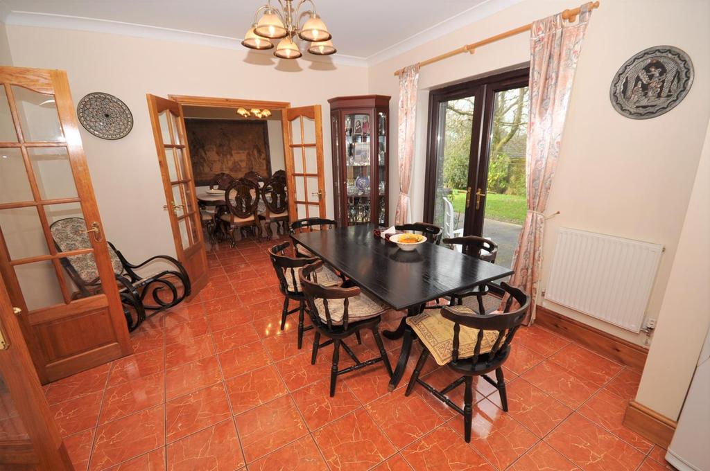 Kitchen / Dining Family room