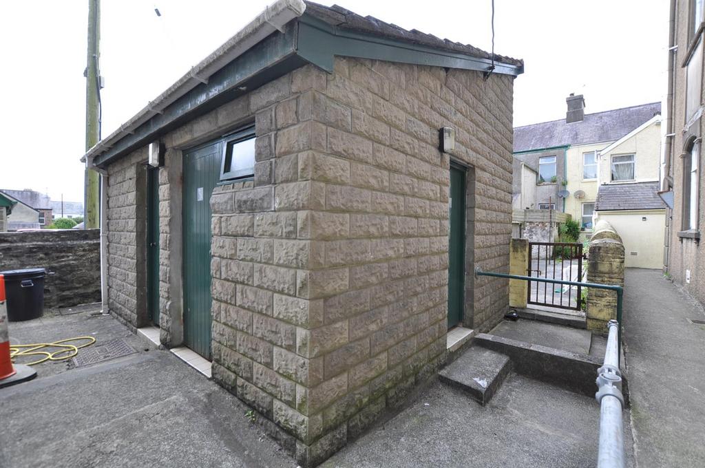 Toilet Block