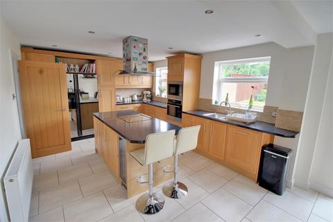 23 Oak Way, Huntley, Gloucester, GL19 3SD