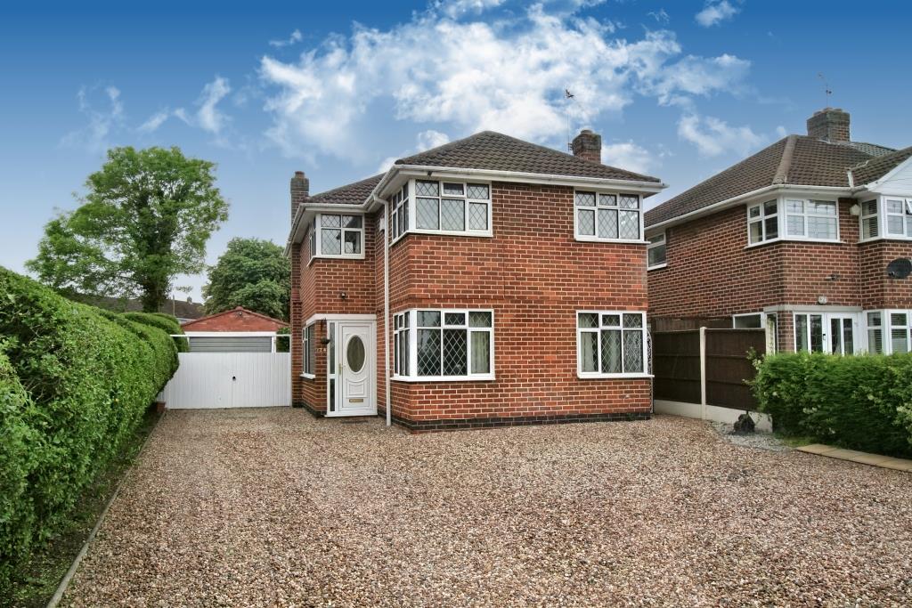 Nuneaton Road, Bulkington, Bedworth 3 bed detached house for sale £