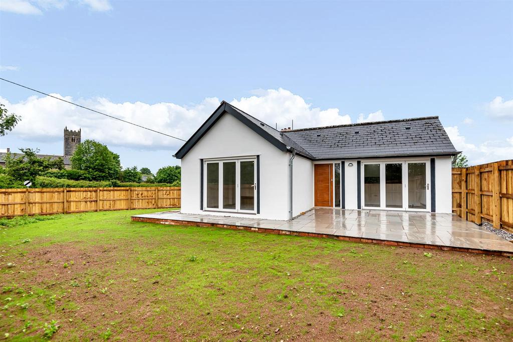 Bickington, Newton Abbot 2 bed bungalow £295,000