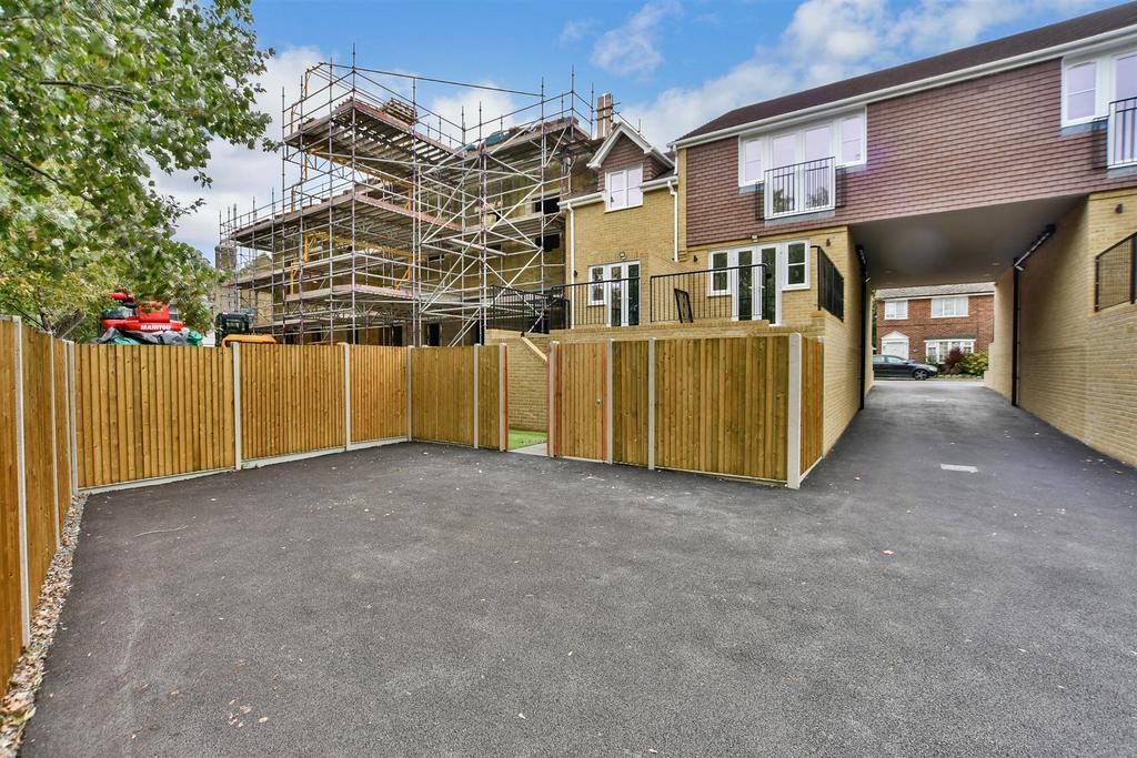 Driveway/Parking