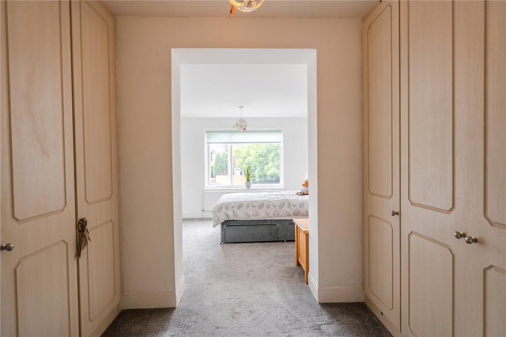 Bedroom 1 (2)