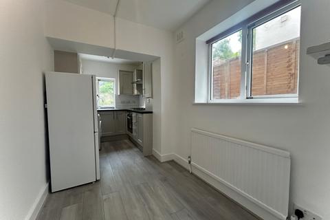 1 bedroom flat to rent, Clarendon Road, Wallington