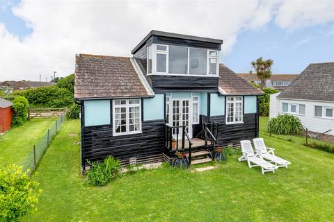 3 bedroom detached bungalow for sale - Kingsway, Selsey, PO20