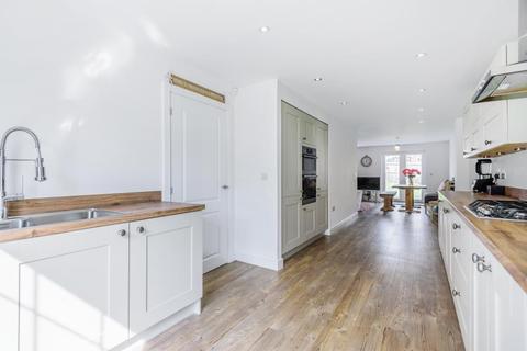 8 Leconfield Drive, Wetherby, LS22 6BF
