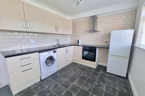 2 bedroom flat to rent, Holywell Avenue, Folkestone, CT19