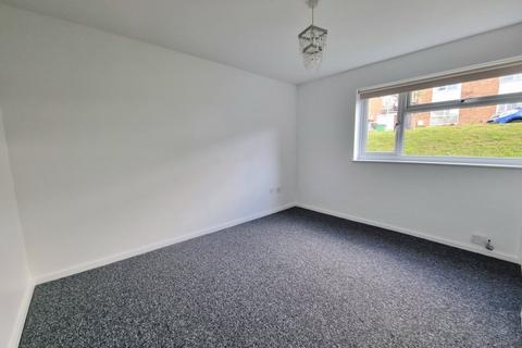 2 bedroom flat to rent, Holywell Avenue, Folkestone, CT19