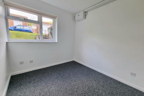 2 bedroom flat to rent, Holywell Avenue, Folkestone, CT19