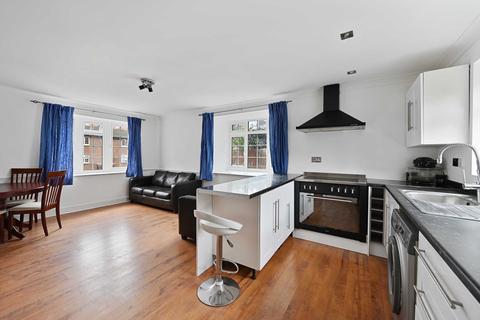 10 Cromwell Close, London, W3 6BN