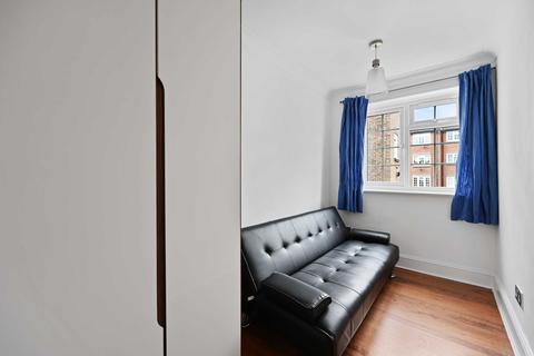 10 Cromwell Close, London, W3 6BN