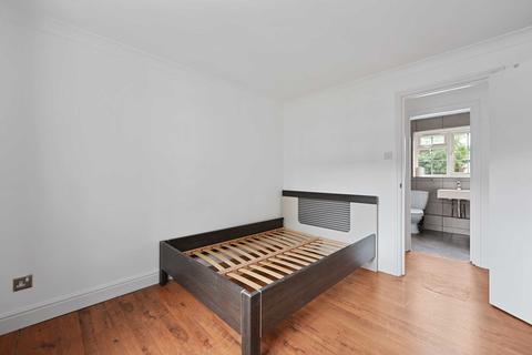 10 Cromwell Close, London, W3 6BN