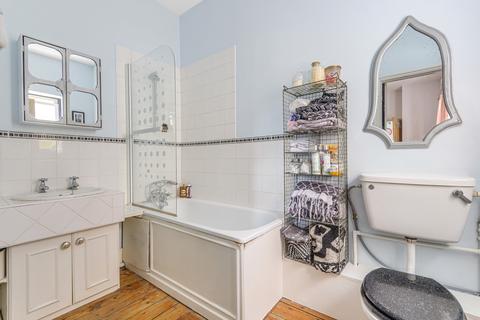 54a Broad Street, Teddington, TW11 8QY