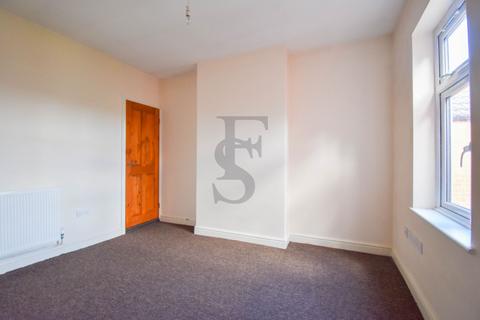 2 bedroom terraced house to rent, Haddenham Road, Leicester