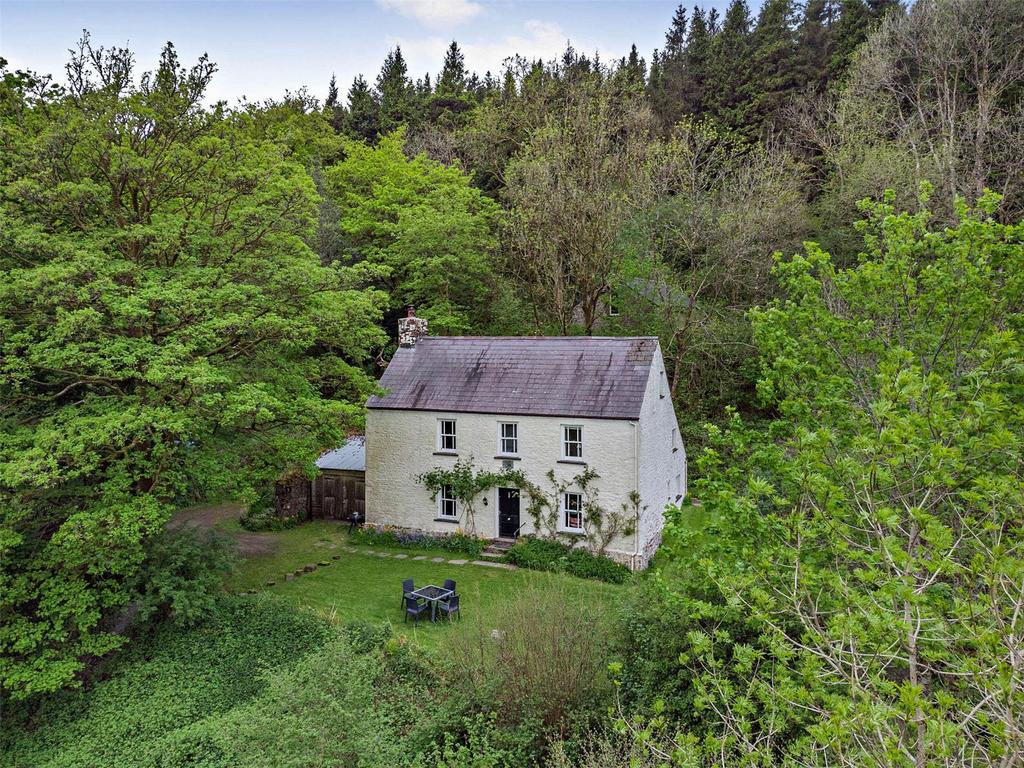 Babel, Nr Llandovery, Carmarthenshire, SA20 4 bed detached house for