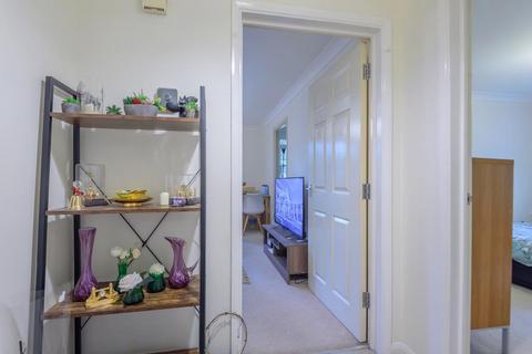 Flat 8 Wheatstone Close, Slough, SL3 7PX
