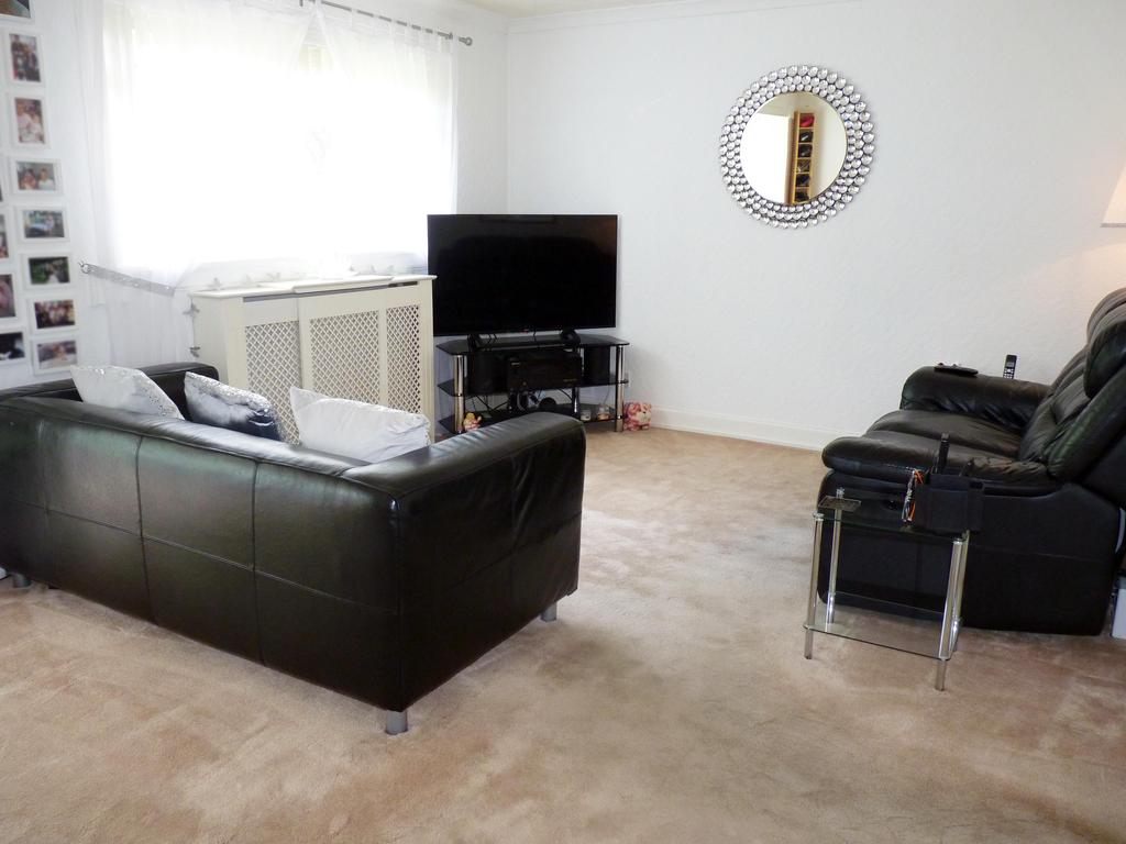 Viking Terrace, East Kilbride G75 3 bed terraced house £120,000