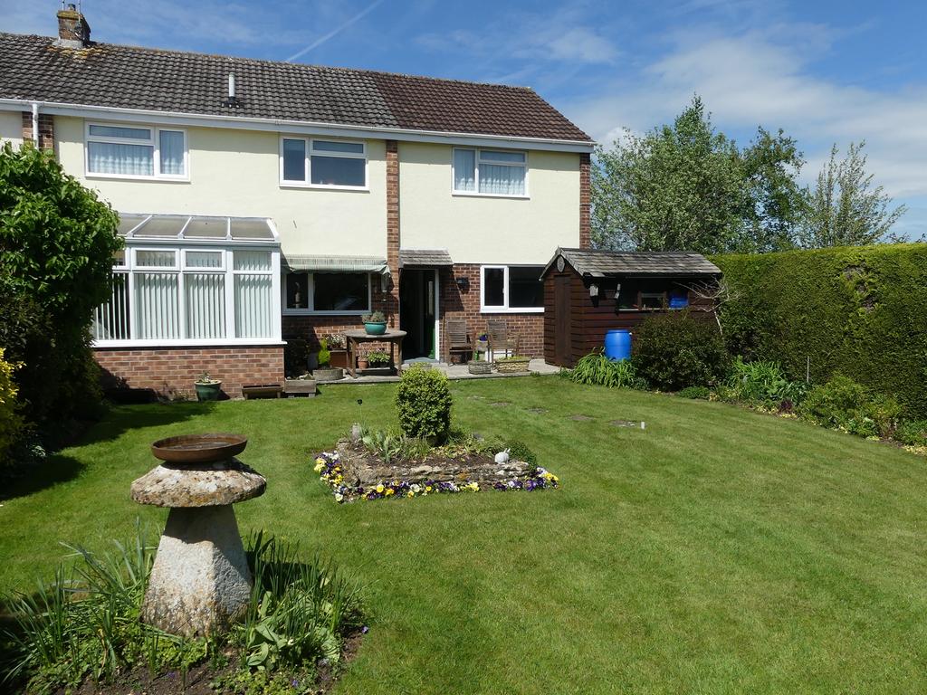 White Lion Park, Malmesbury SN16 4 bed semidetached house for sale £