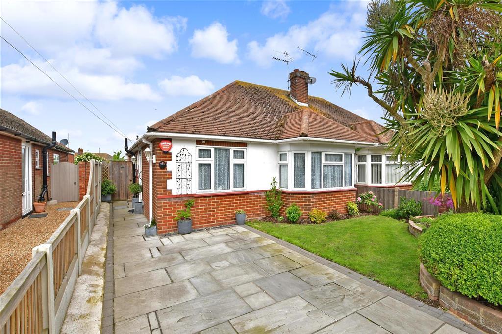 Gloucester Avenue, Broadstairs, Kent 2 bed semidetached bungalow £