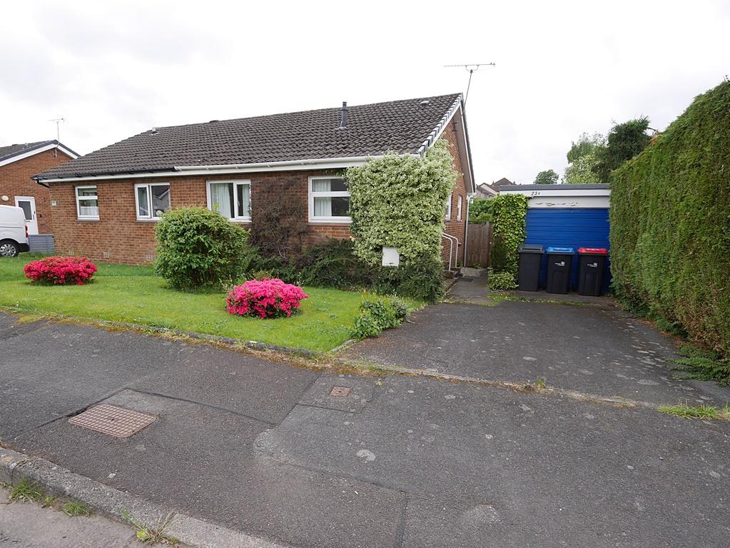 23A Mosspark Avenue, Dumfries, DG1 4PA 2 bed bungalow £550 pcm (£127 pw)
