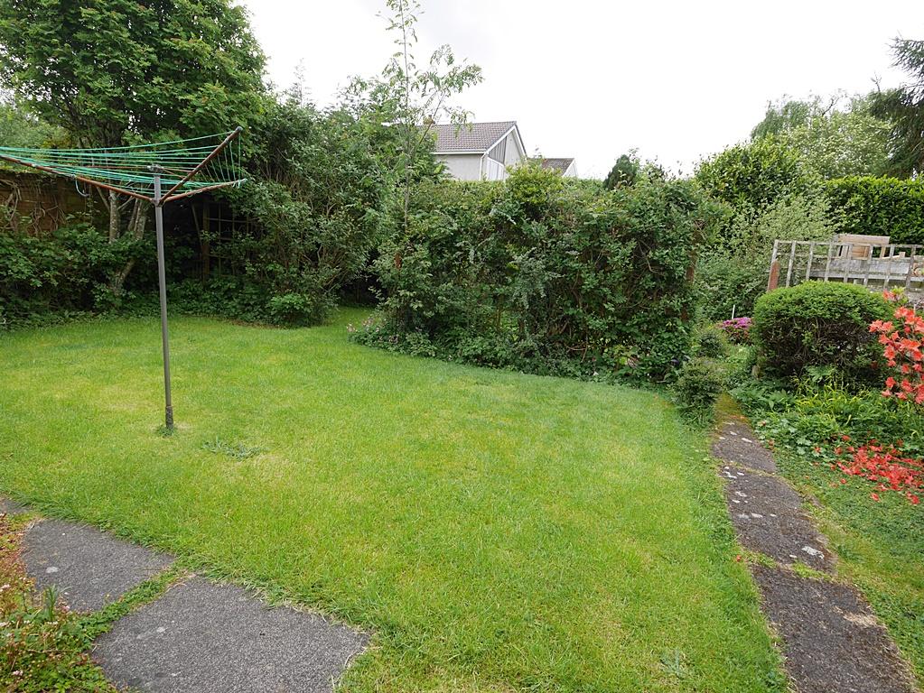 23 A Mosspark Avenue, Dumfries, DG1 4 PA - Braidwood