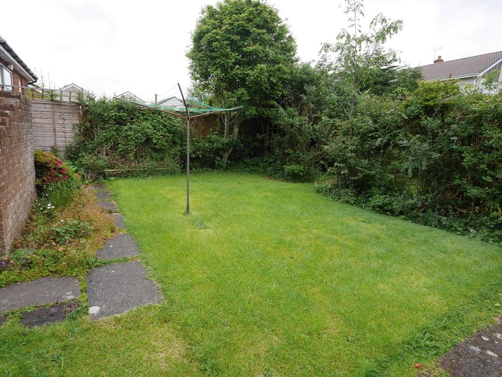 23 A Mosspark Avenue, Dumfries, DG1 4 PA - Braidwood