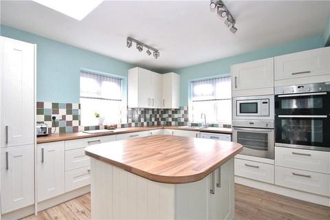 6 bedroom property for sale - Roberts Close, Stanwell, Staines-upon-Thames, Surrey, TW19 7NN