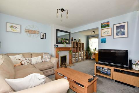 3 Cleves Way, Ashford, TN23 5DD