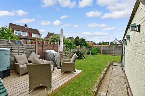 3 Cleves Way, Ashford, TN23 5DD