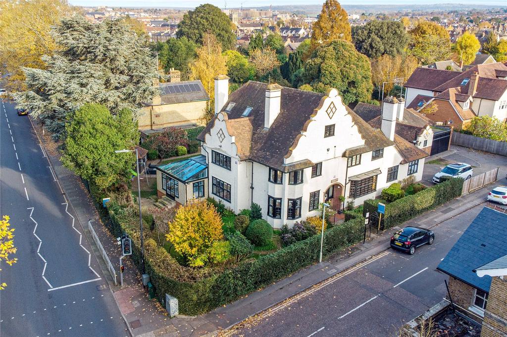 Southborough Road, Chelmsford, CM2 9 bed detached house £1,950,000