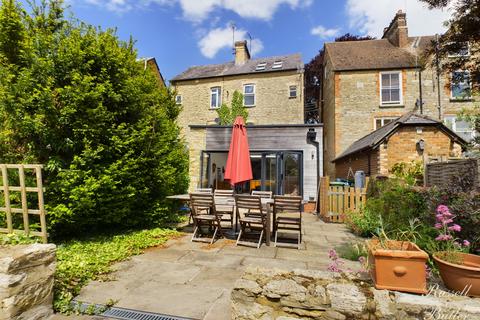 8 Brackley Road, Buckingham, MK18 1JD