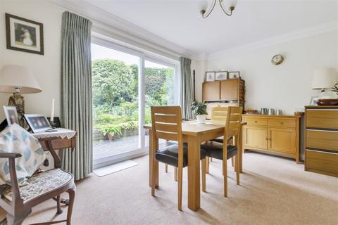 8 Heatherlands, Storrington, Pulborough, RH20 3NE