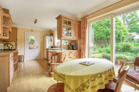 8 Heatherlands, Storrington, Pulborough, RH20 3NE