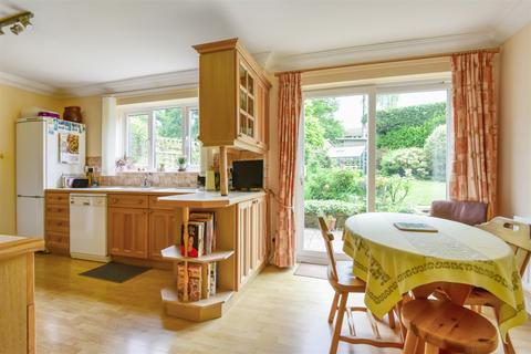 8 Heatherlands, Storrington, Pulborough, RH20 3NE