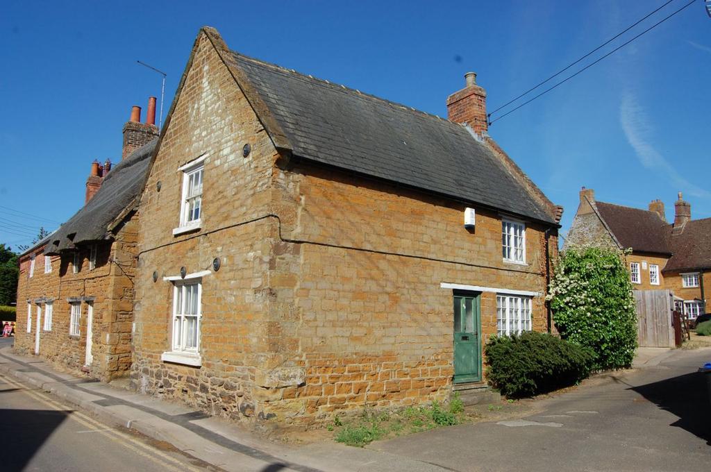 High Street, Long Buckby, Northampton... 3 bed detached house £325,000