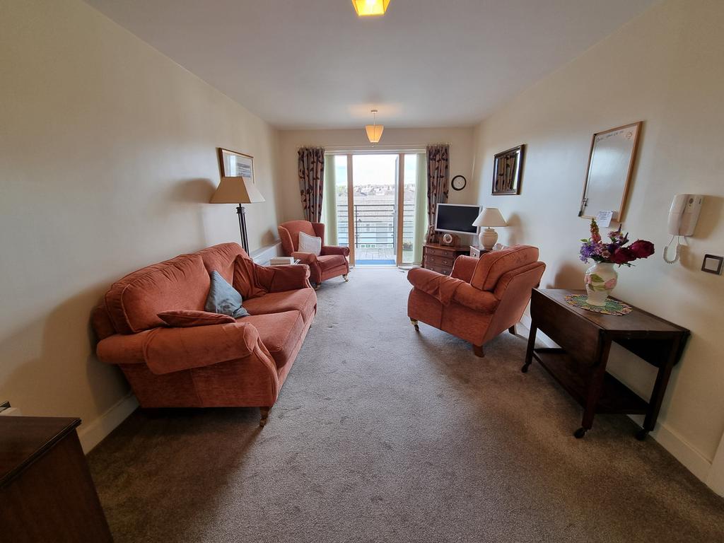 Tithe Lodge, Southam, CV47 2 bed apartment - £215,000