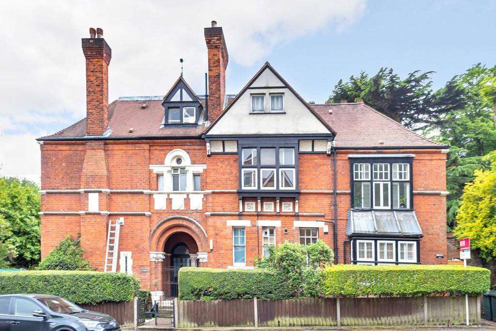 Crystal Palace Park Road, Sydenham 1 bed flat £350,000