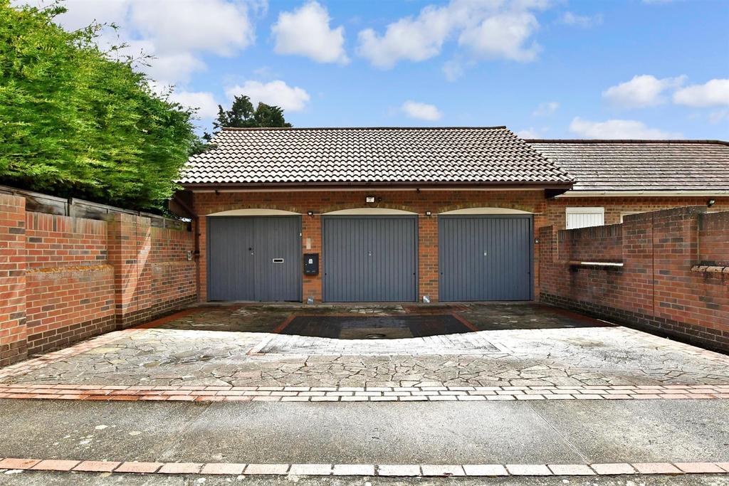 Driveway/Parking