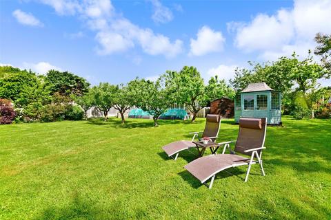 84a Bush Road, Cuxton, Rochester, ME2 1EY