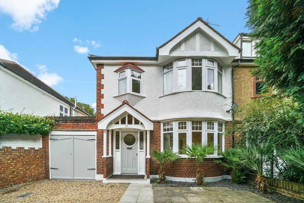 Grove Park Gardens, Chiswick, W4 3 bed house £3,601 pcm (£831 pw)