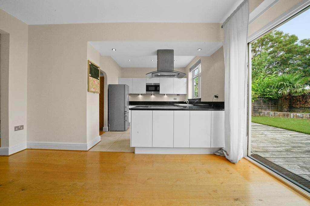 Grove Park Gardens, Chiswick, W4 3 bed house £3,601 pcm (£831 pw)