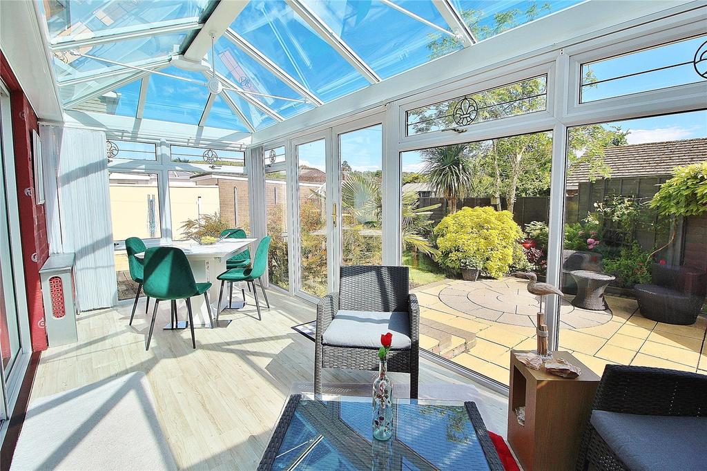 Central Avenue, Findon Valley, West Sussex, BN14 3 bed detached house