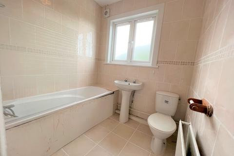 5 bedroom house share to rent, Wilfrid Gardens, London W3
