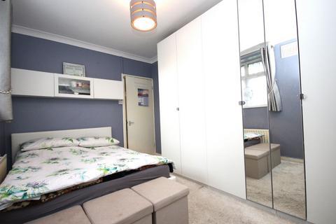 2 bedroom apartment for sale, Ross House, Prusom Street, London, E1W
