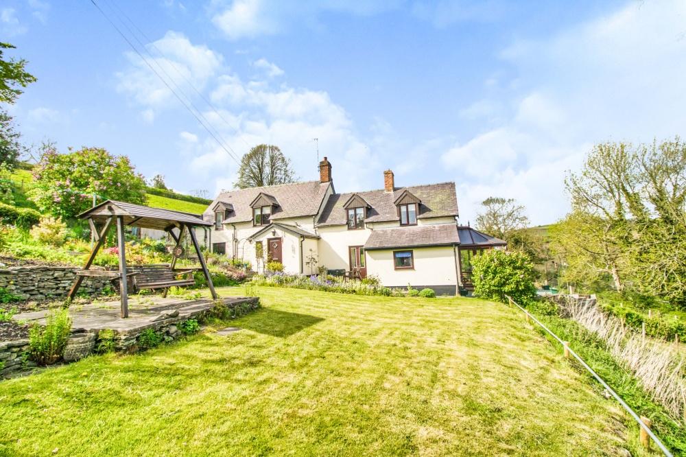 Garth Lane Knighton LD7 1SA 4 bed cottage for sale £385,000