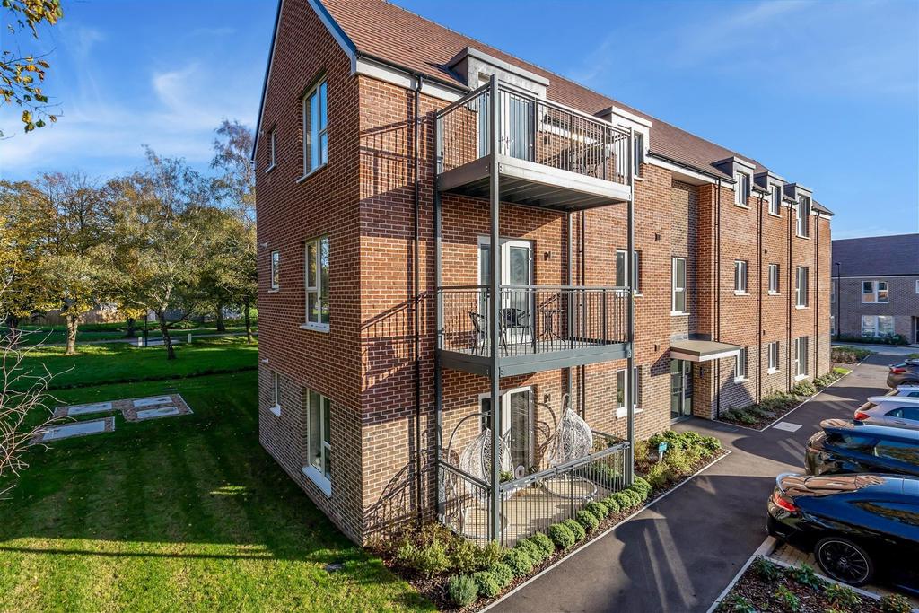 Anna Sewell Way, Chichester, West Sussex 1 bed apartment £225,000