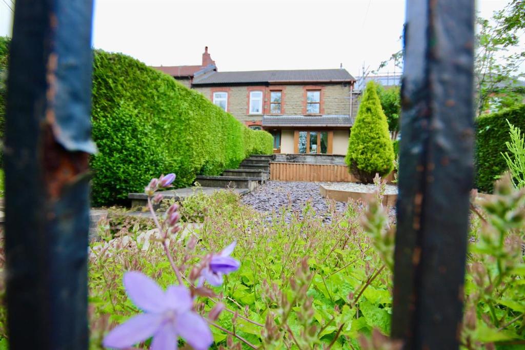 St. Davids Avenue, Woodfieldside, Blackwood 3 bed terraced house £230,000